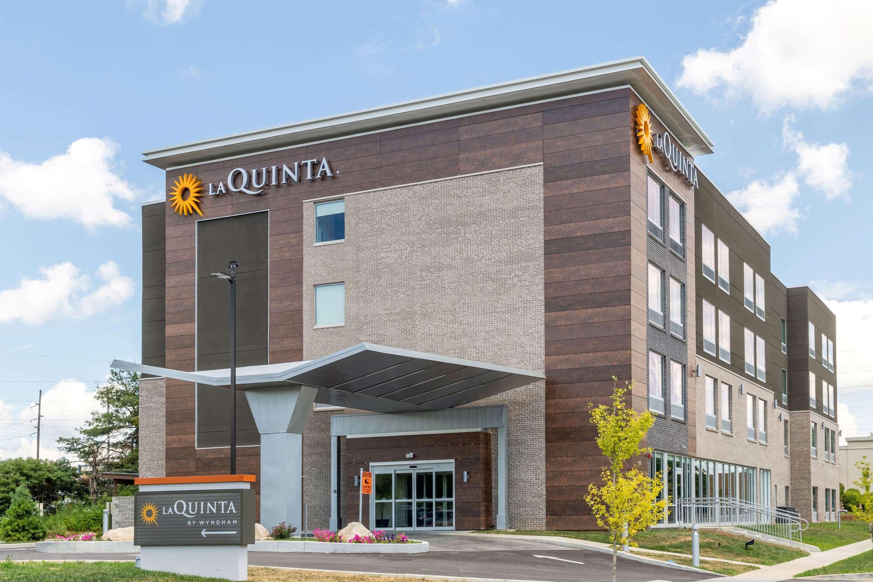 La Quinta Inn And Suites By Wyndham Bloomington Exterior foto