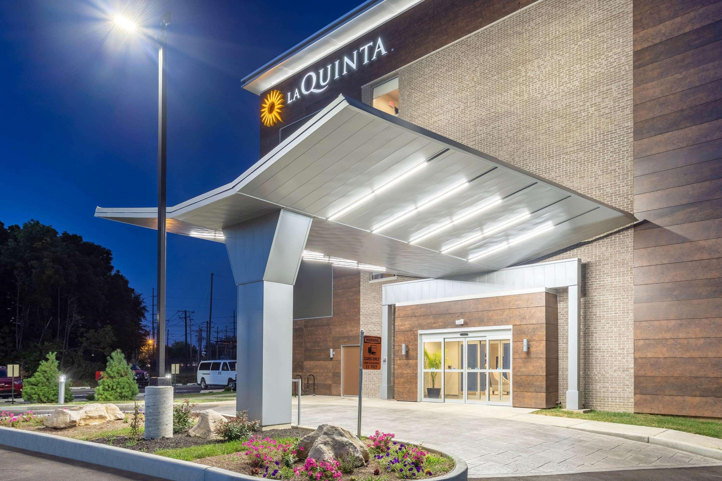 La Quinta Inn And Suites By Wyndham Bloomington Exterior foto