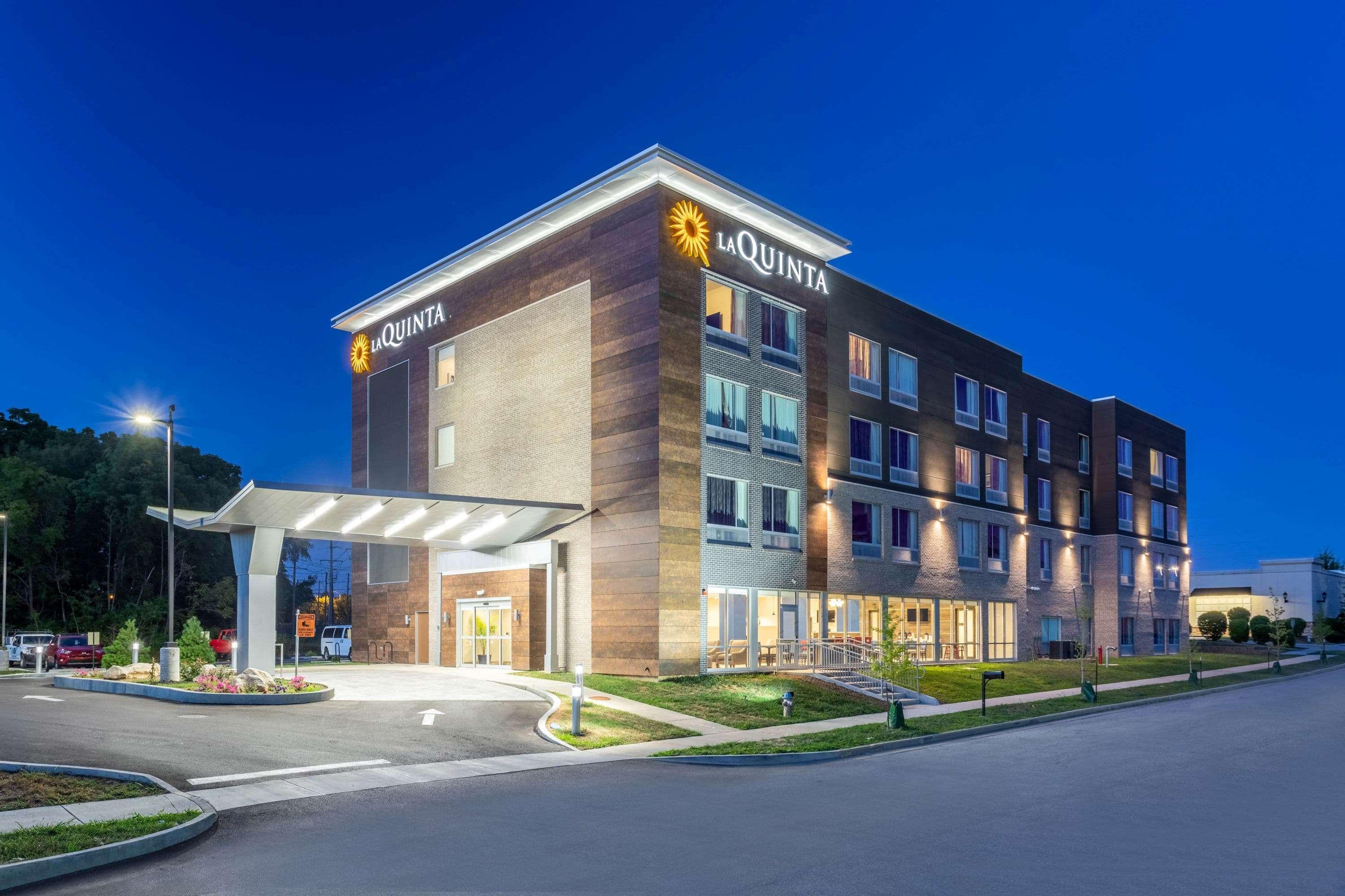 La Quinta Inn And Suites By Wyndham Bloomington Exterior foto